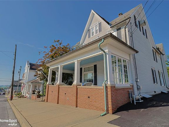 3rd image of 107 N Robinson Ave