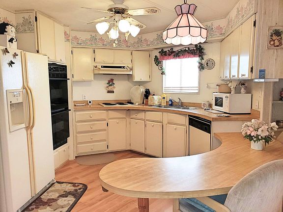 3rd image of 172 Sanibel St