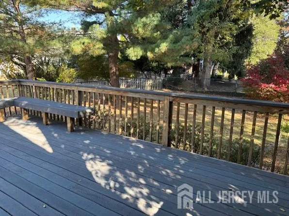 304 Lucia St, Middlesex, NJ 08846