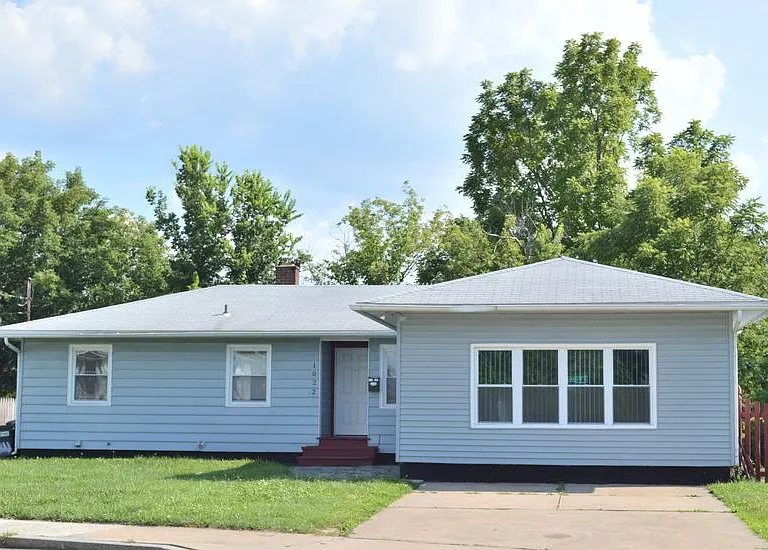 1022 E Colvin St — Photo 1
