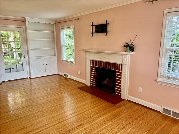 4th image of 1161 Winton Rd S