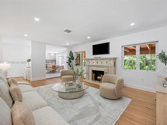 3rd image of 5211 Granada Blvd