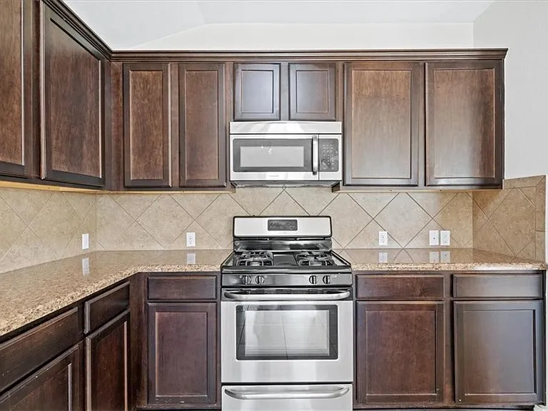 4549 Tiddle Ln — Photo 9