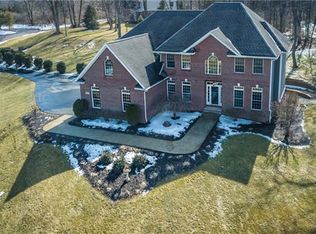 7680 Precipice Ct, Pinckney, MI