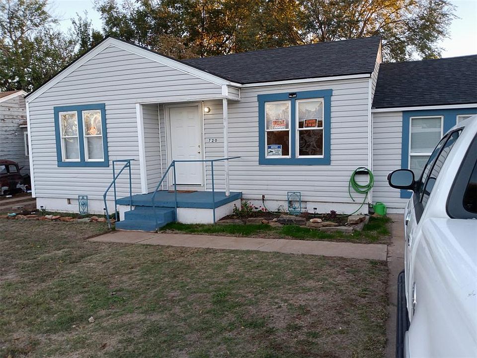 1st image of 720 W D Ave