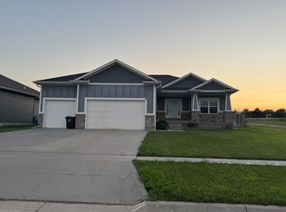 1309 Autumn Rd, Hickman, NE 68372