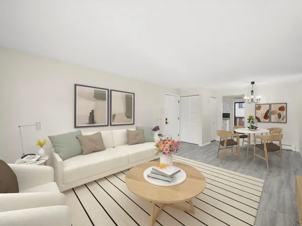 2710 Northcreek Dr, Woodridge, IL