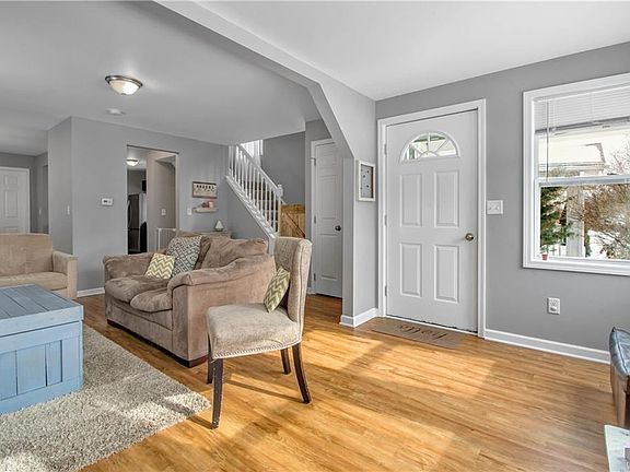 3rd image of 22 Allegany Ave