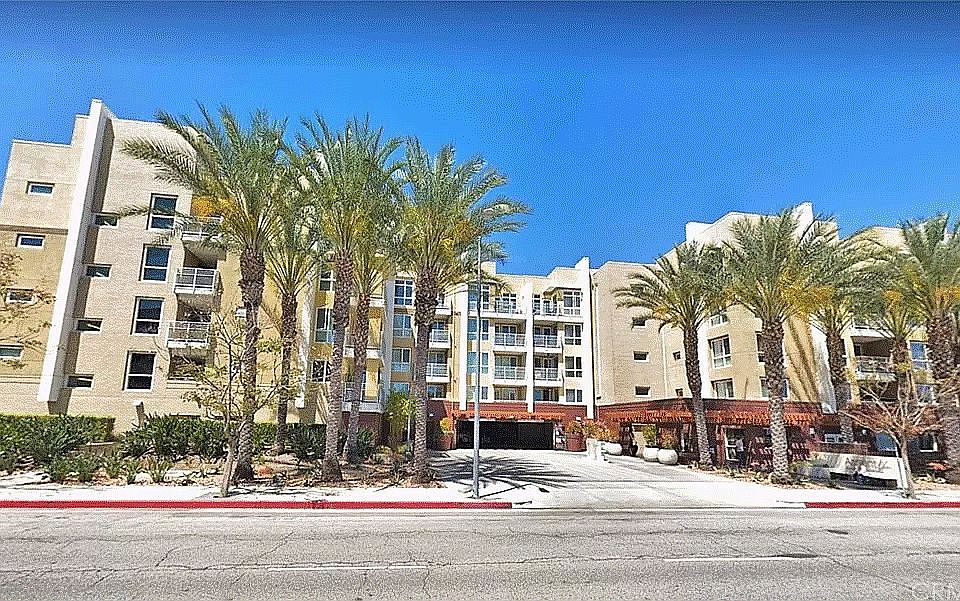 1st image of 21301 Erwin St Unit 328