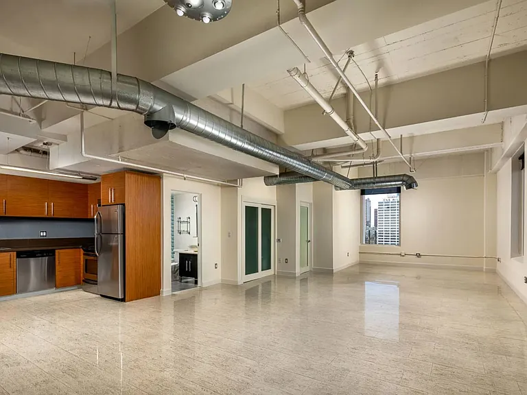 Thurman Lofts — Photo 32