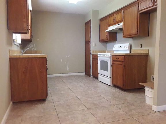 3rd image of 6204 Hott Springs Dr