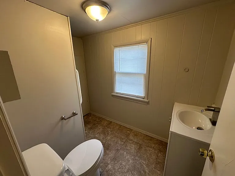 501 G St NE — Photo 6