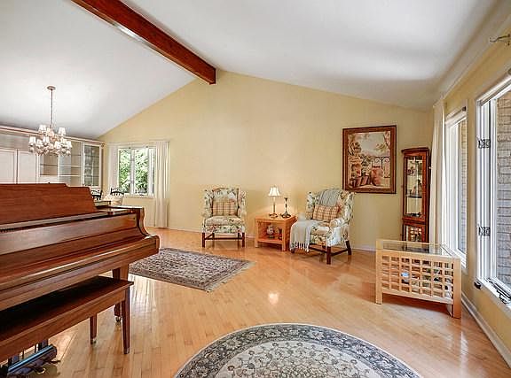 3rd image of 30 Burris Ct