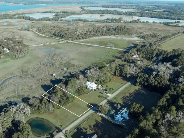 34 Bermuda Inlet Dr, Saint Helena Island, SC 29920