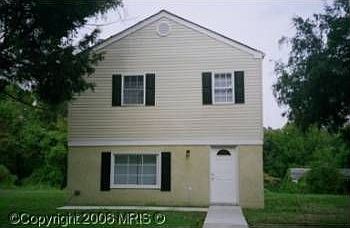 2nd image of 913 Hill Rd