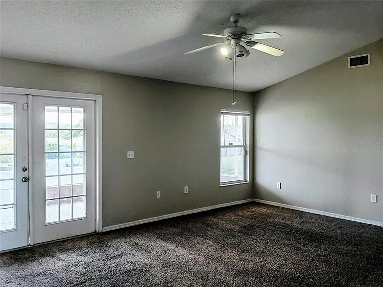2697 Hickory Ridge Dr — Photo 3