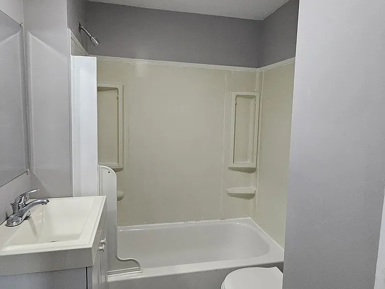 138 Clarendon St #2 — Photo 6