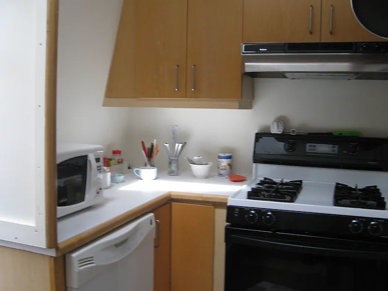 37 Langdon St #5 — Photo 5