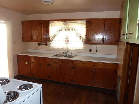 2nd image of 2213 Lawson Ave