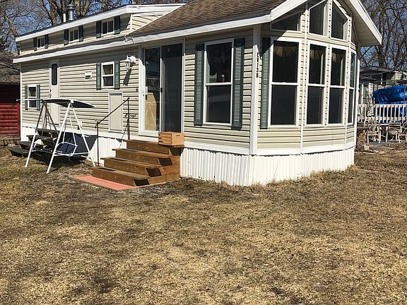2nd image of 138 Dogwood Ln