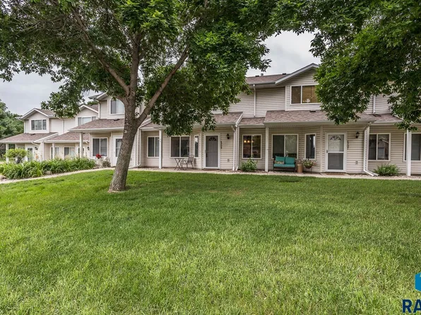 1709 S Campbell Trl, Sioux Falls, SD 57106