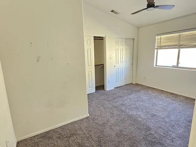 13335 W Lisbon Ln — Photo 8