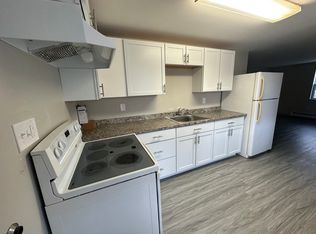 2 Bartlett St APT 6, Suncook, NH 03275