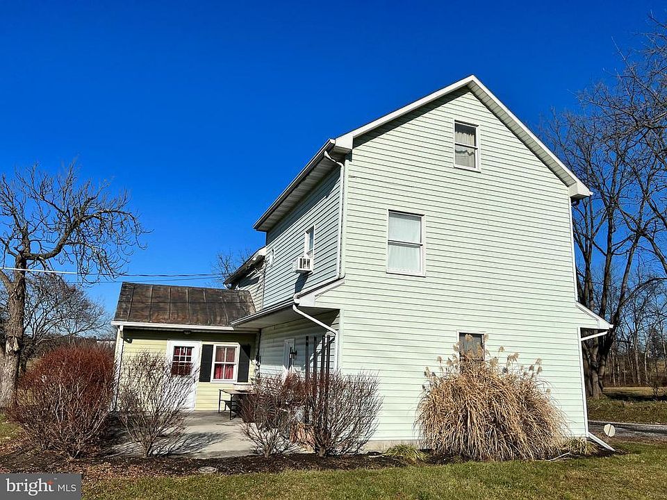 2nd image of 7520 Manor Dr