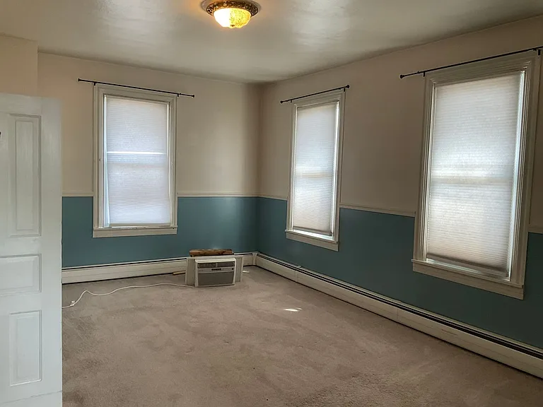 112 W Main St — Photo 22