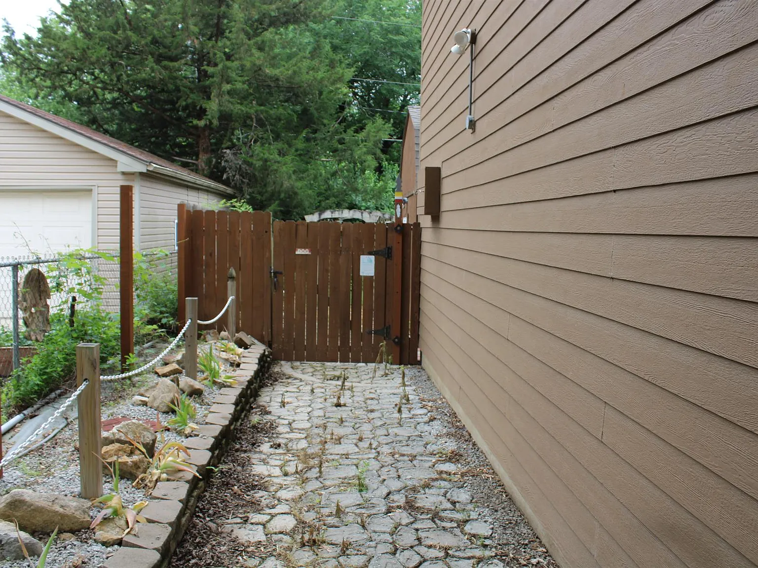 1204 S 15t — Photo 2