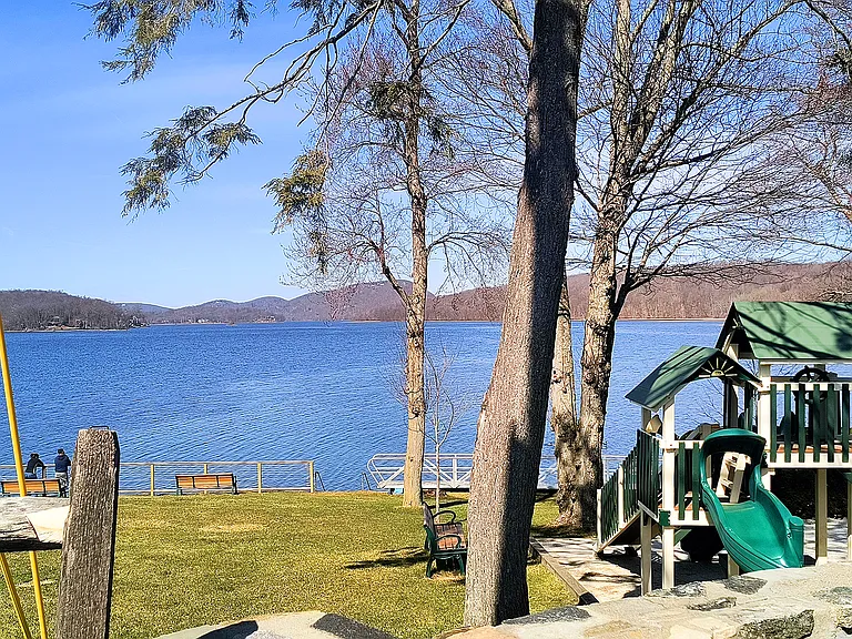 Lake Dr N — Photo 22