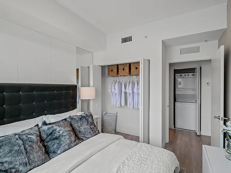 Pine Groves Apartments — Photo 9