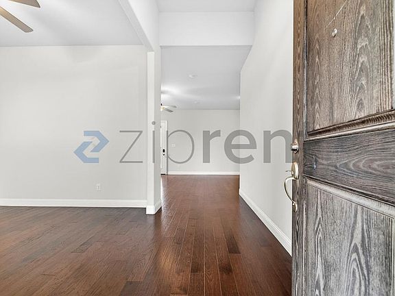 3rd image of 8451 Bronzegate Trl
