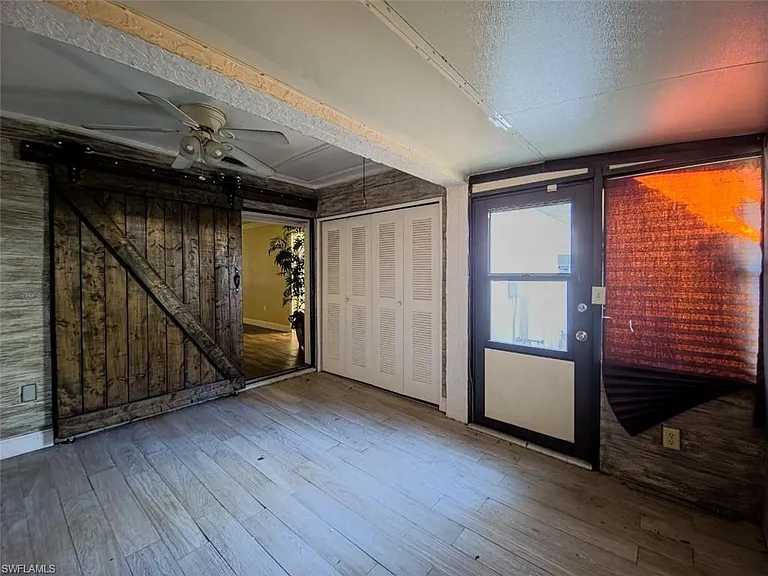 7631 Piping Rock Ct — Photo 13