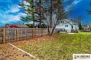 4th image of 15 N Riverview Ave