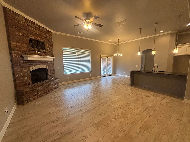 6608 Bentley Dr — Photo 2