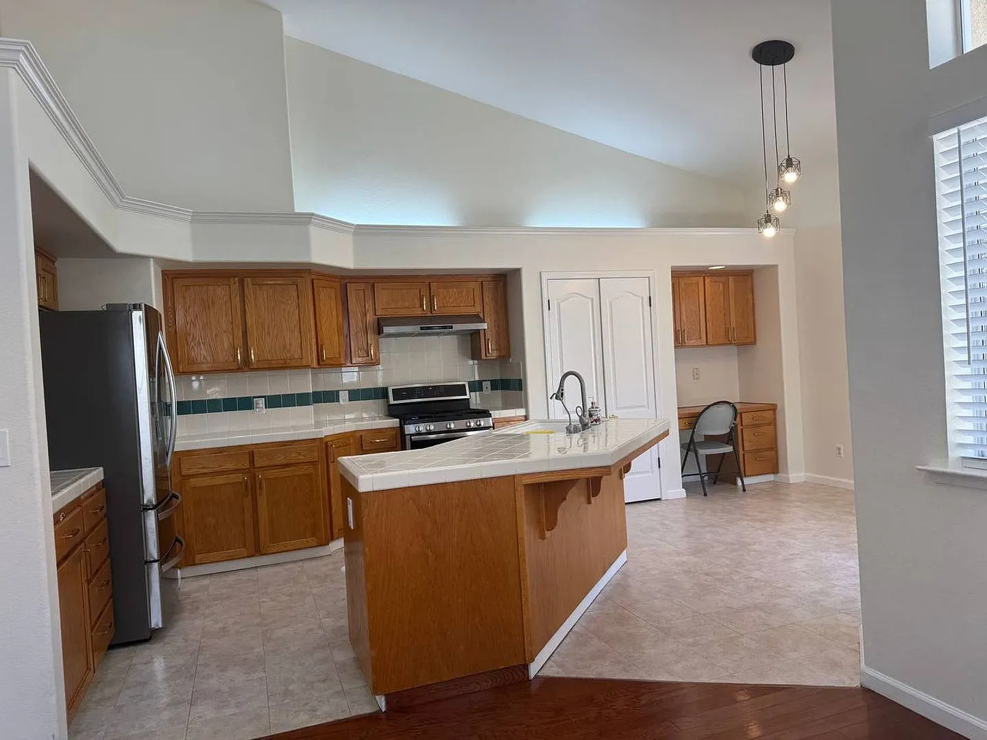 Charming 4-Bedroom Home with Solar & Spacious Yard — Photo 4
