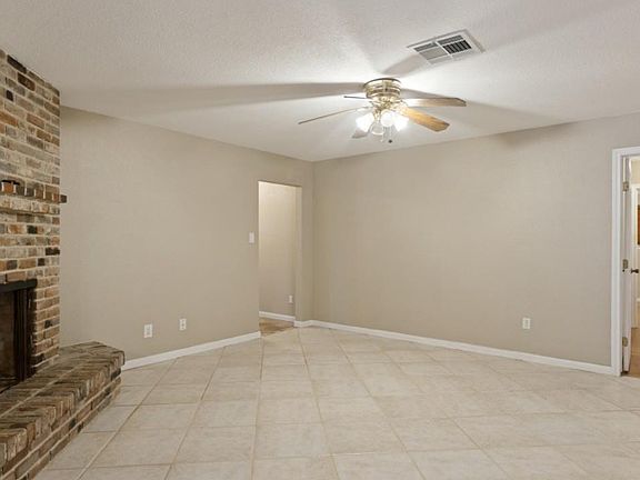 5th image of 3221 Pine St