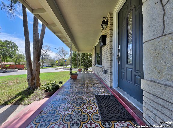3rd image of 123 Coyle Pl