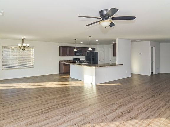 3rd image of 111 Winstead Cir