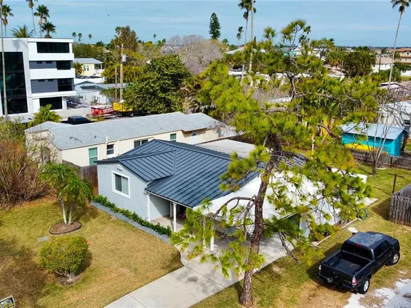 16111 1st St E, Redington Beach, FL 33708
