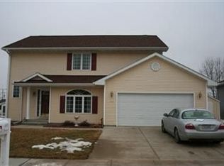 105 Lowell Dr, Eddyville, IA 52553