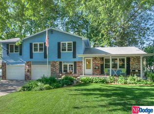 2107 Englewood Dr, Bellevue, NE 68005