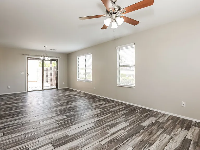 3348 E Franklin Ave — Photo 6