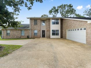 9438 W Oaklawn Rd, Biloxi, MS 39532