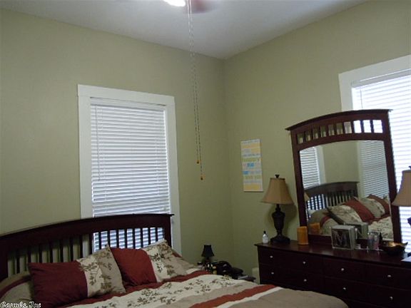4th image of 319 Duluth St