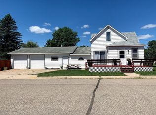 305 3rd St NW, Frazee, MN 56544