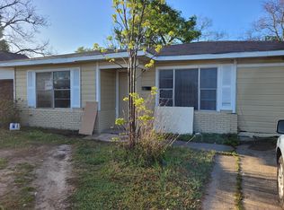 3235 Sarah St, Beaumont, TX 77705