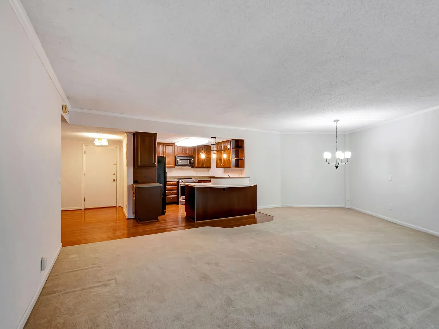 2 bed, 1321 sqft, $1,695 — Photo 1