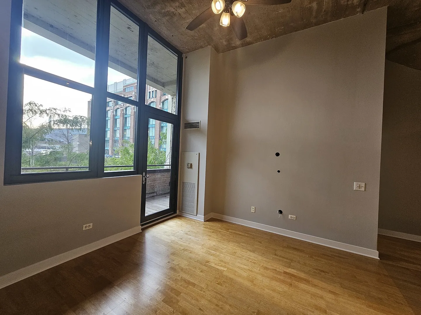 320 E 21st St — Photo 4